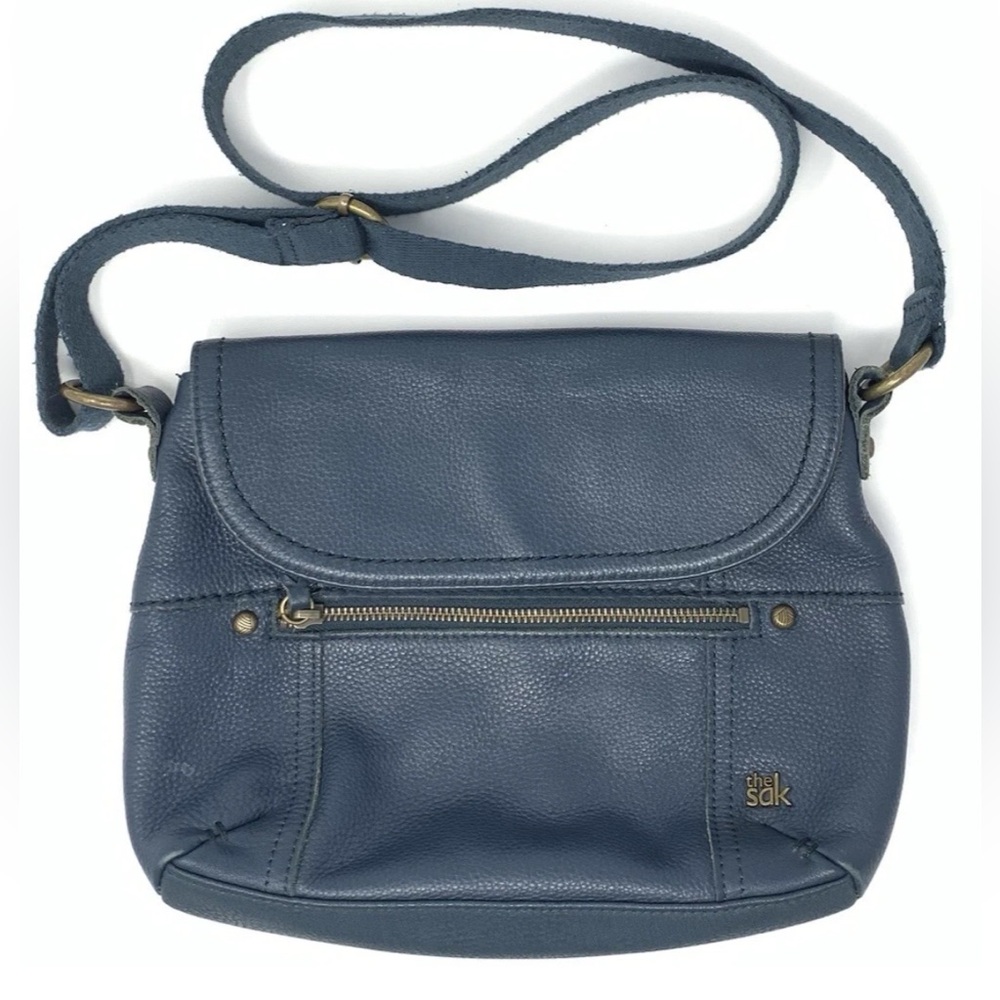 The Sak Navy Blue Leather Crossbody Bag Purse Handbag Zipper Pockets Lined inner